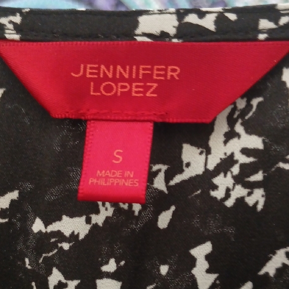 Jennifer Lopez Black and White Blouse - Picture 7 of 7